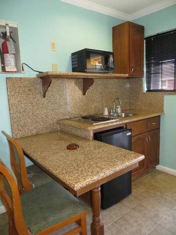 Budget Suites Hotel 2*