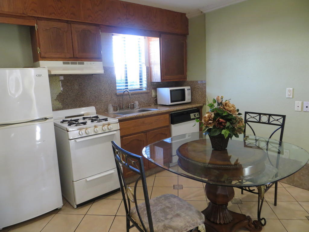 Budget Suites Hotel 2*
